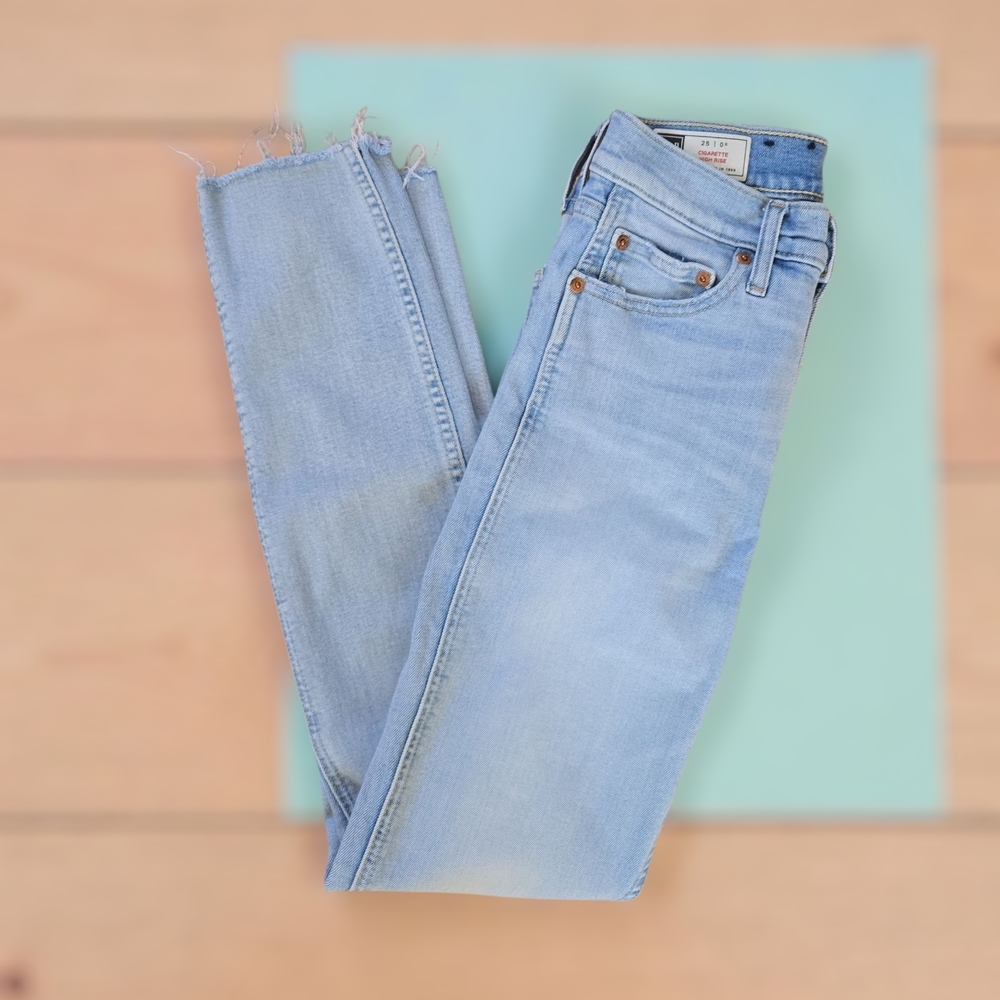 GAP Light Blue Cigarette High Rise Straight Leg Women Jeans‎